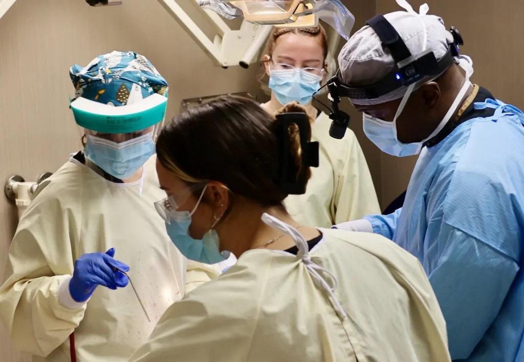 Dental Implants Don’t Cause Bad Breath by Themselves
